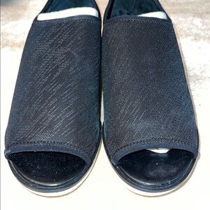 Lori Goldstein Black Open-Toe Slip-On Shoes